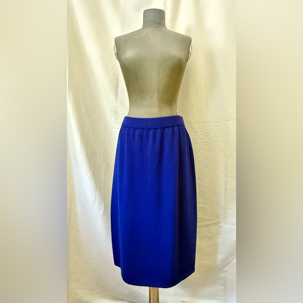 Royal blue St. John Sports Wear knit skirt. Timeless, classic silhouette.
